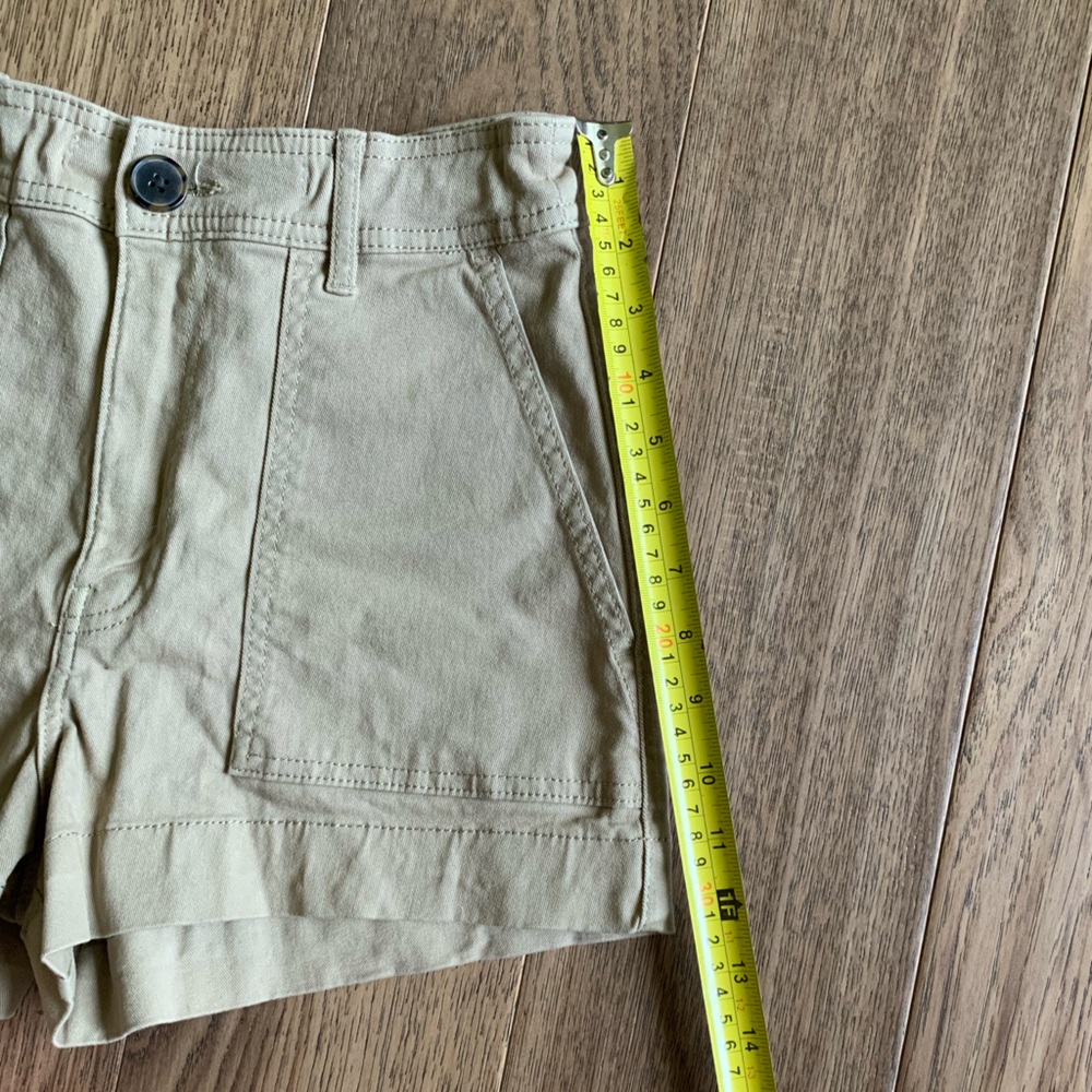 H&M Shorts - Picture 6 of 6